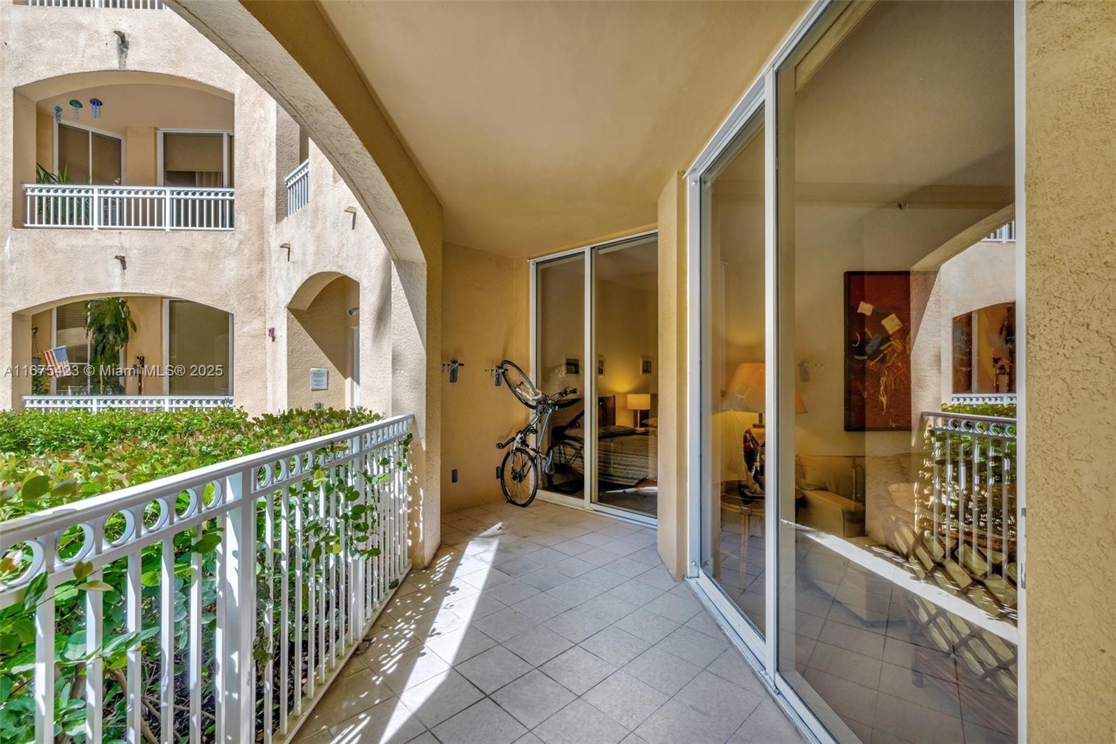 3001 NE 185th St #114, Aventura FL 33180