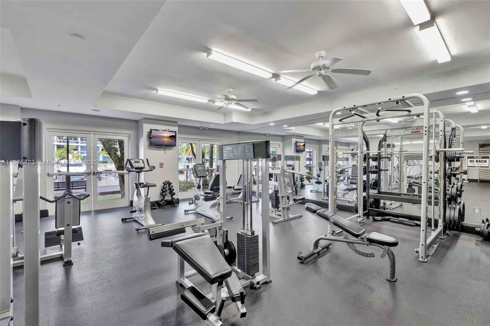 3001 NE 185th St #114, Aventura FL 33180