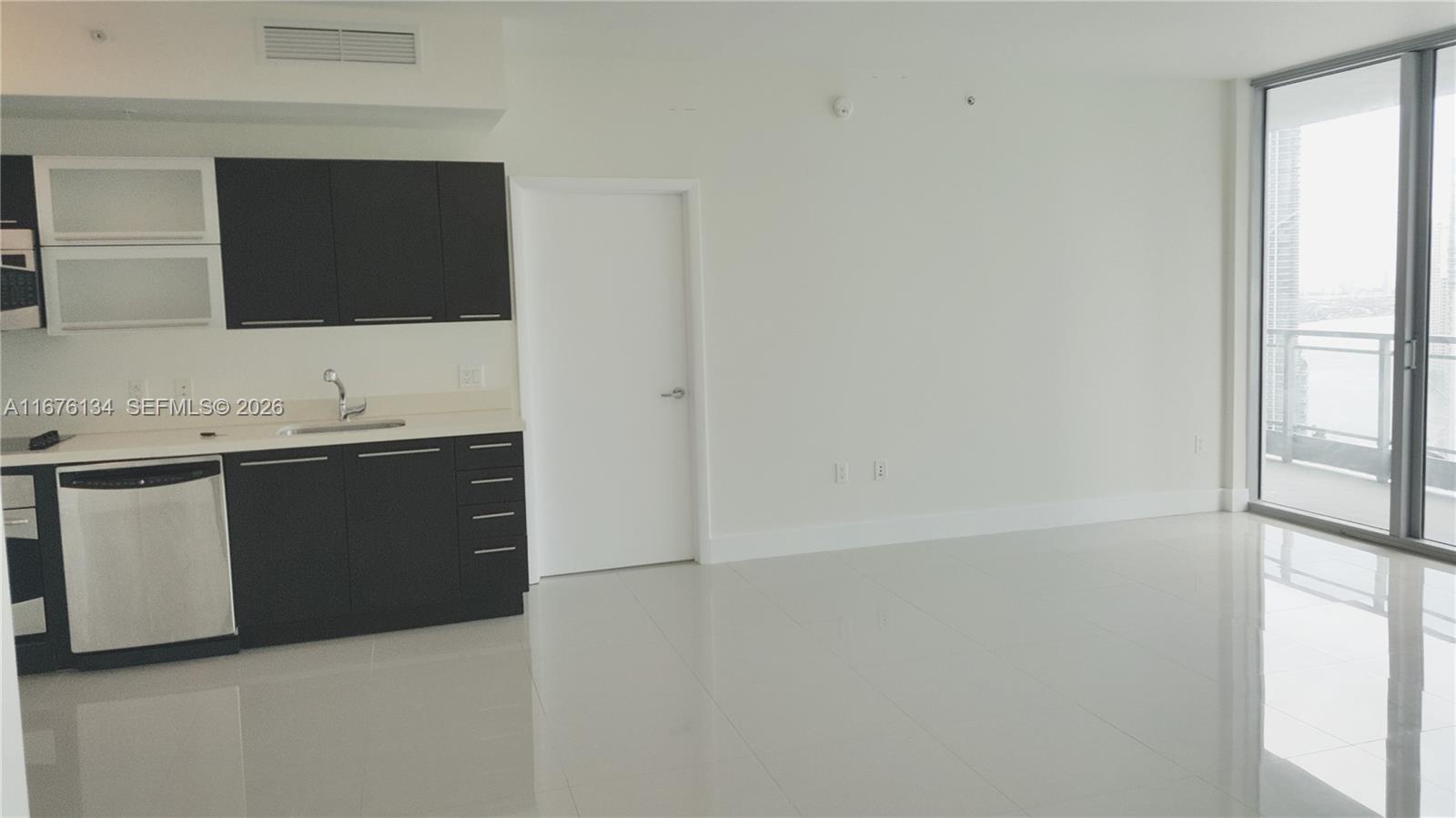 90 SW 3 ST #3210, Miami FL 33130
