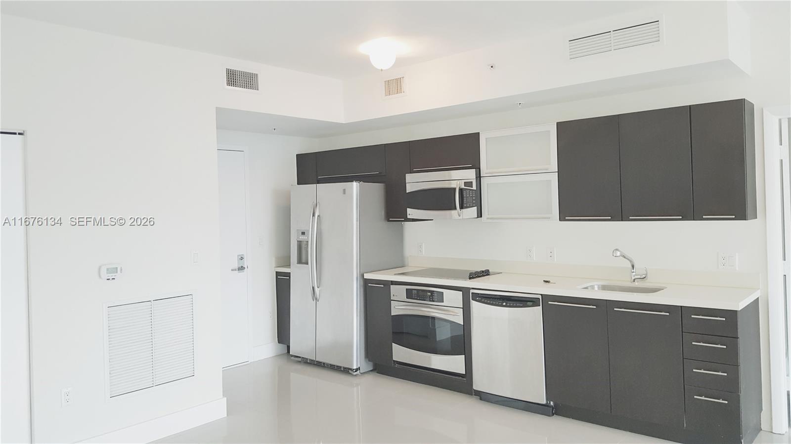 90 SW 3 ST #3210, Miami FL 33130