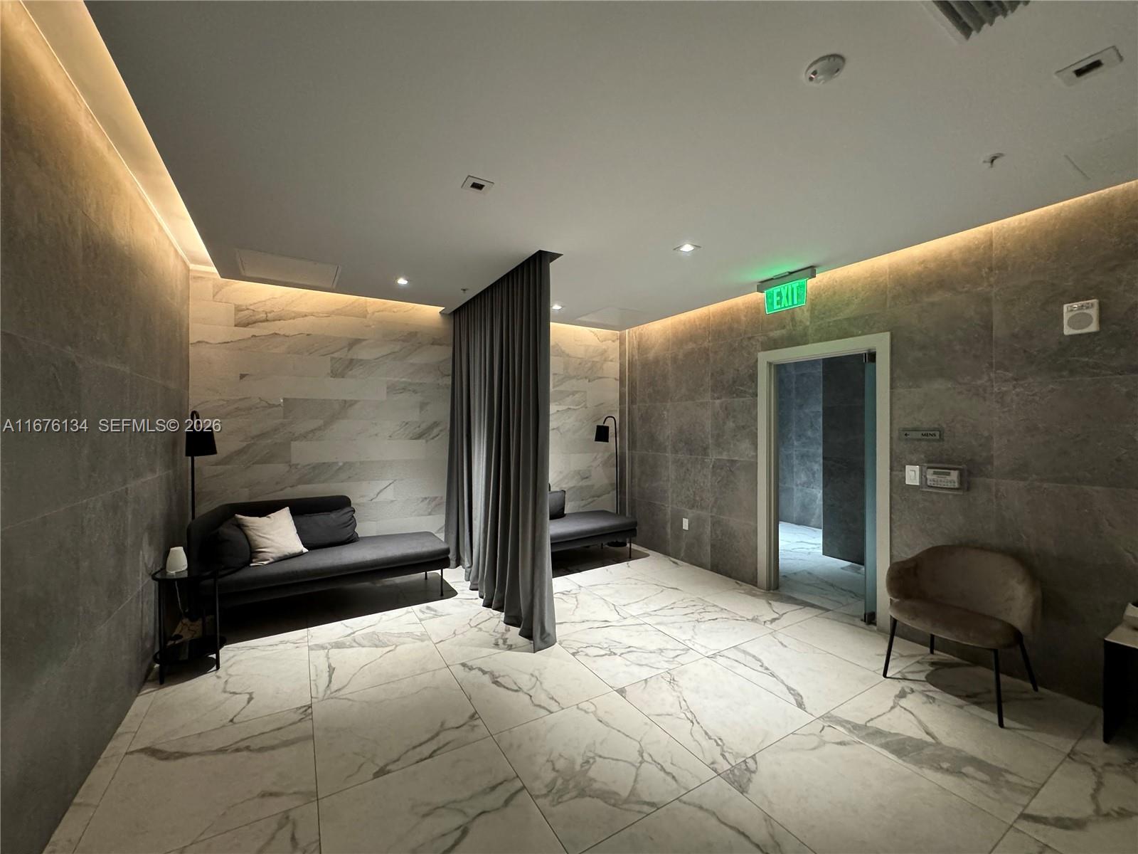 90 SW 3 ST #3210, Miami FL 33130