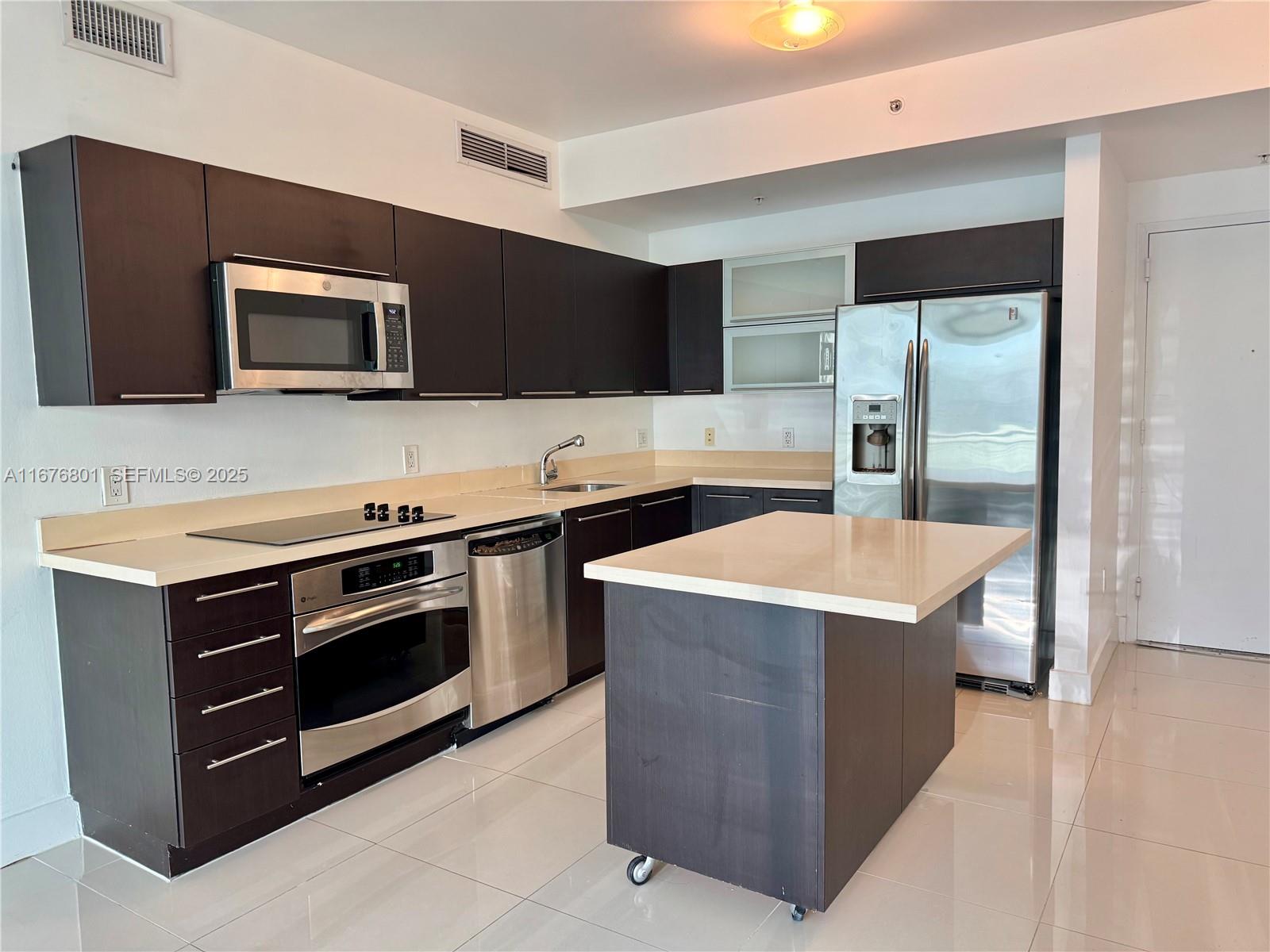 90 SW 3 ST #1416, Miami FL 33130