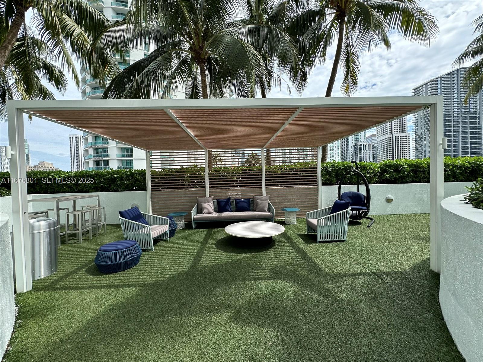 90 SW 3 ST #1416, Miami FL 33130