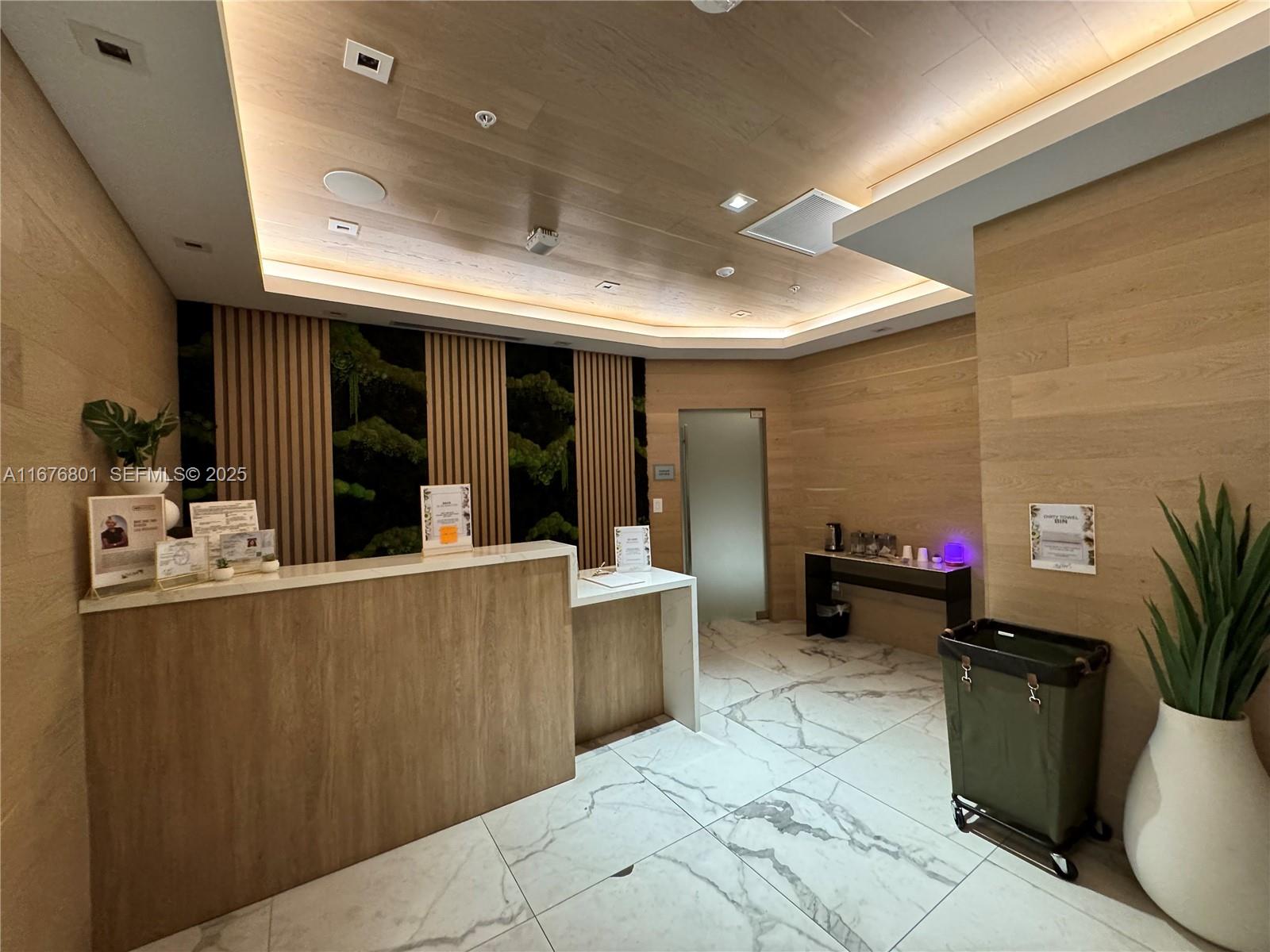 90 SW 3 ST #1416, Miami FL 33130