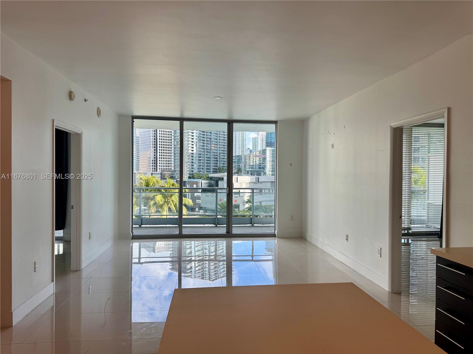 90 SW 3 ST #1416, Miami FL 33130