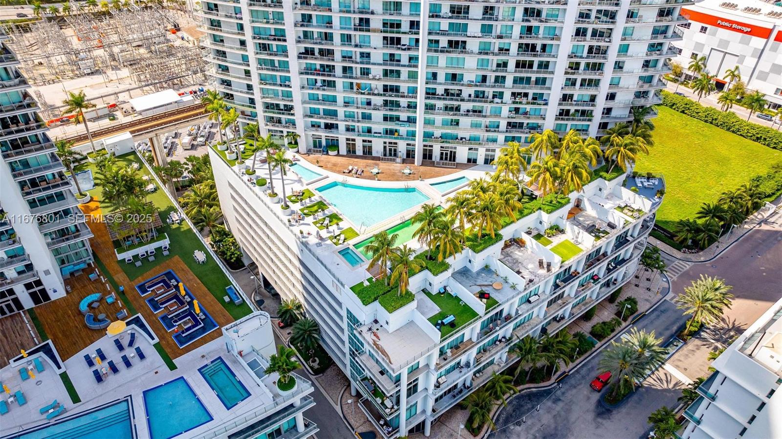 90 SW 3 ST #1416, Miami FL 33130