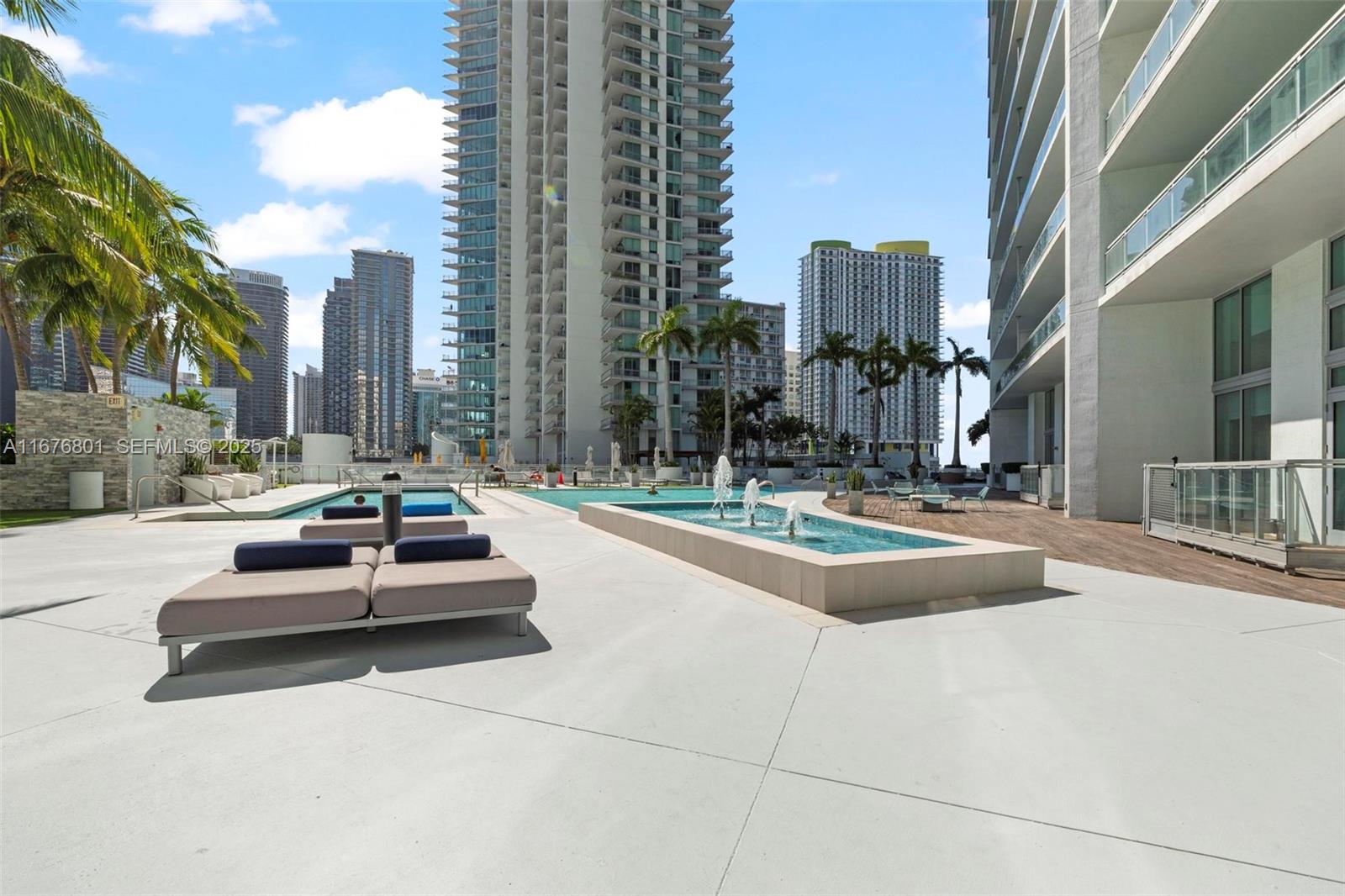 90 SW 3 ST #1416, Miami FL 33130