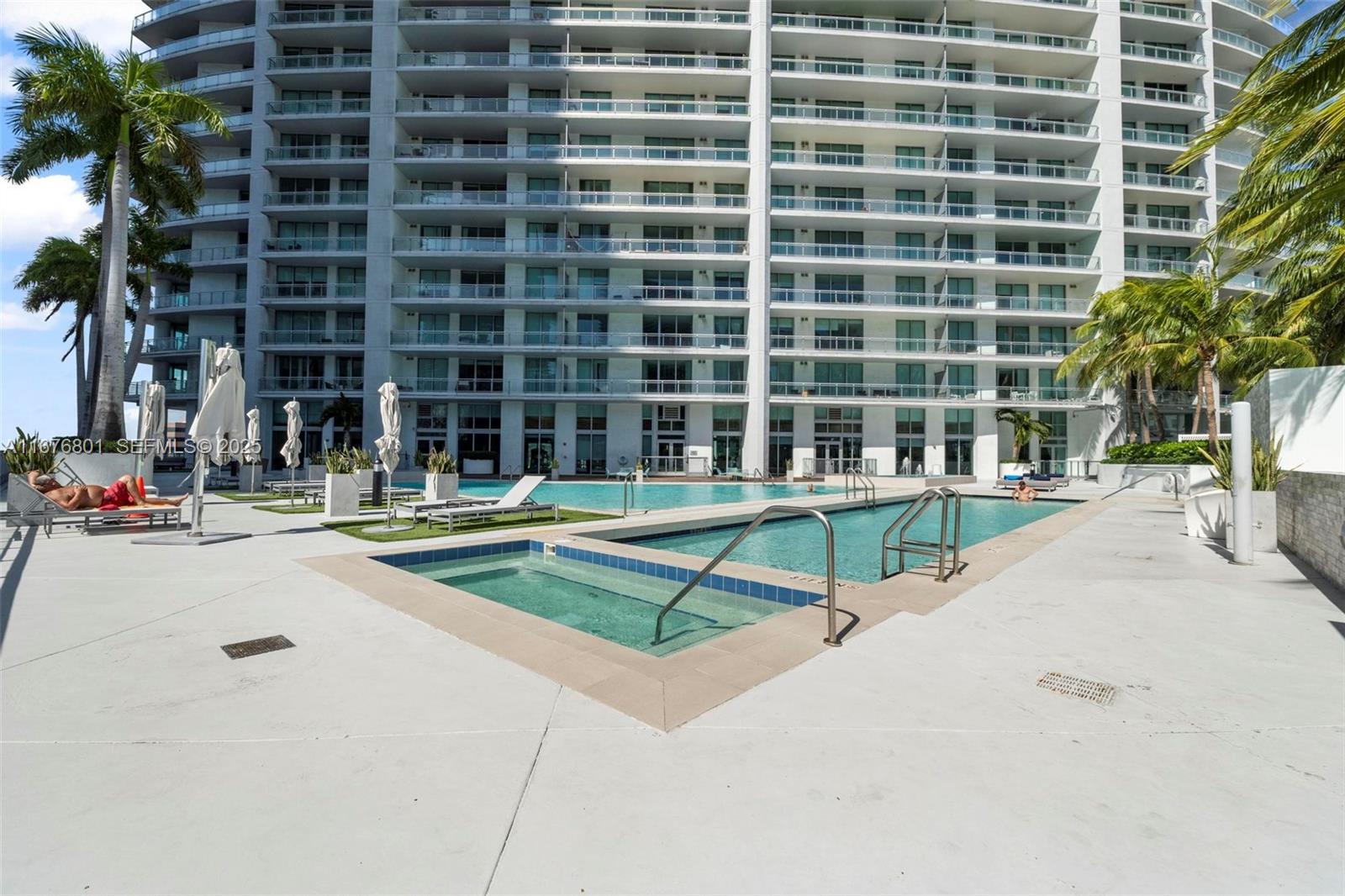 90 SW 3 ST #1416, Miami FL 33130