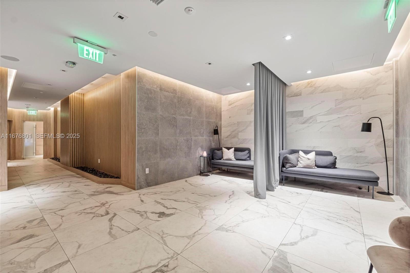 90 SW 3 ST #1416, Miami FL 33130