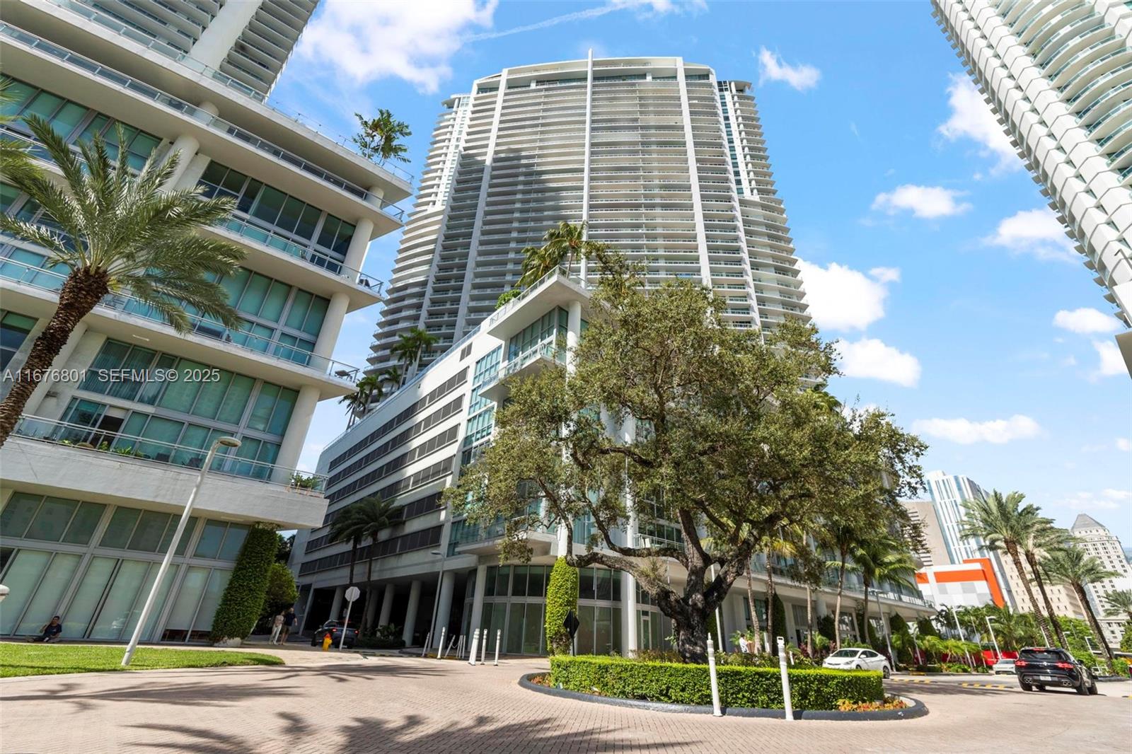 90 SW 3 ST #1416, Miami FL 33130