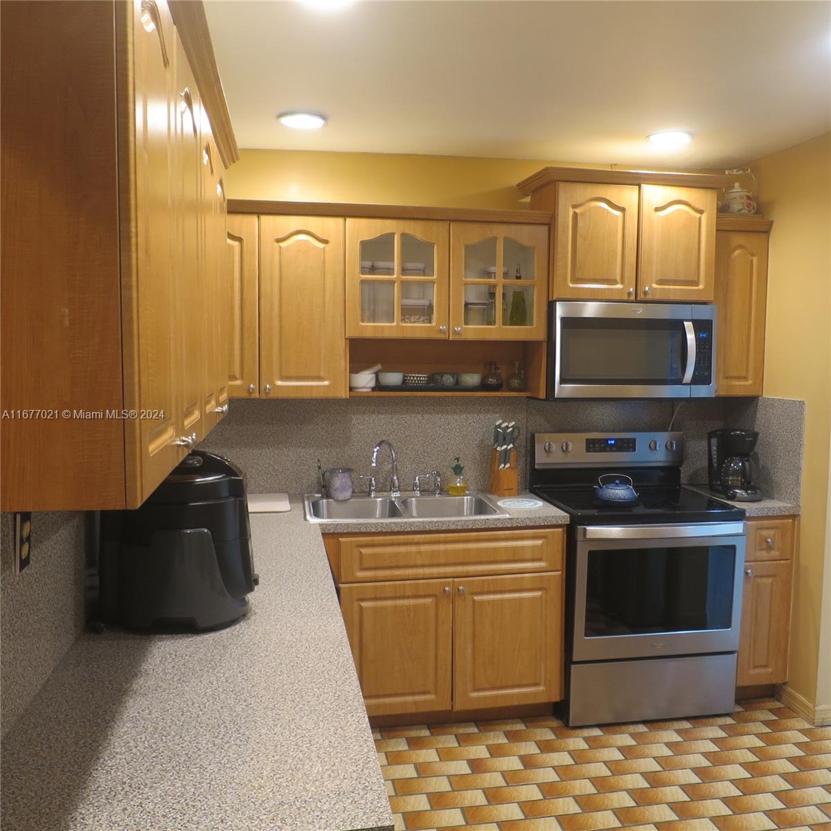 19021 NW 12th Ct, Miami Gardens FL 33169