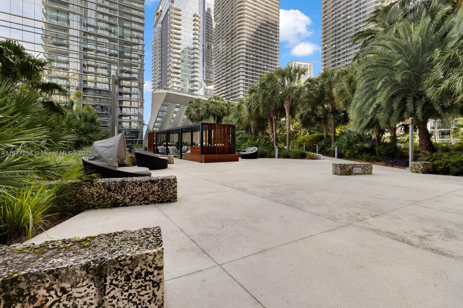 88 SW 7th St #1710, Miami FL 33130
