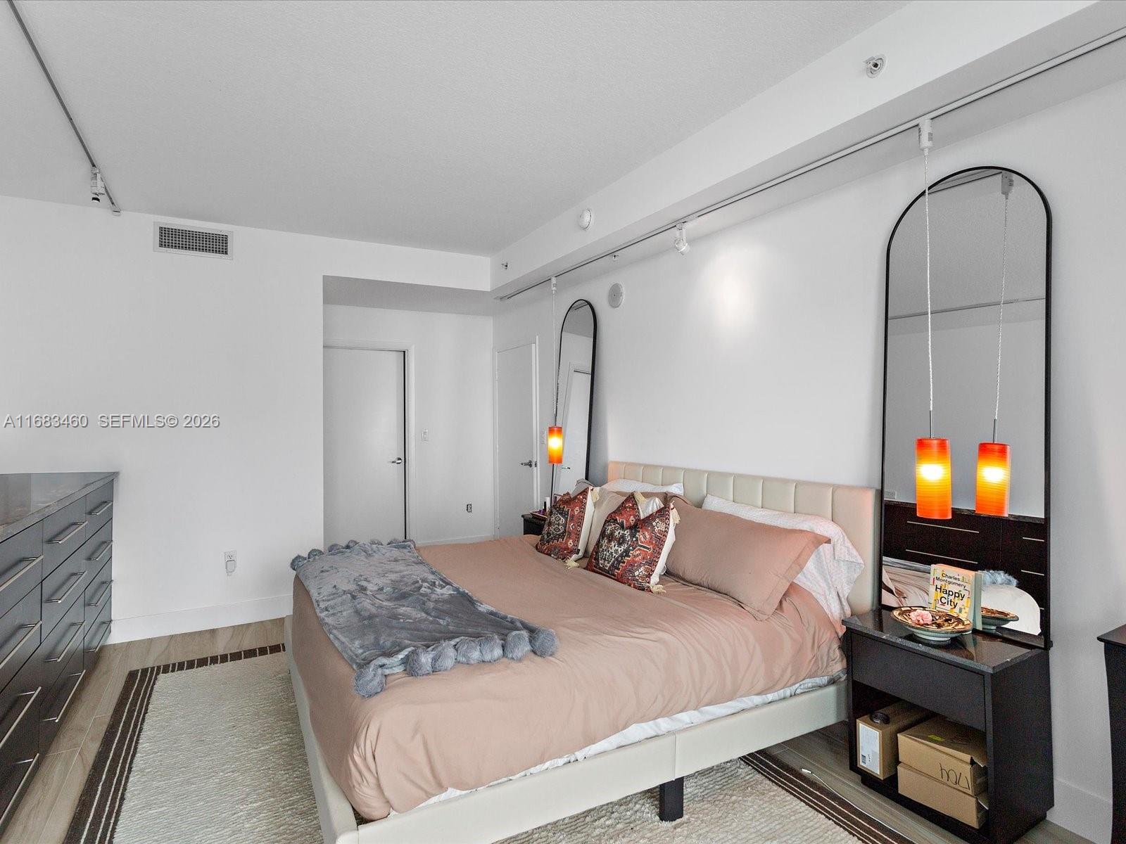 1900 N Bayshore Dr #1704, Miami FL 33132