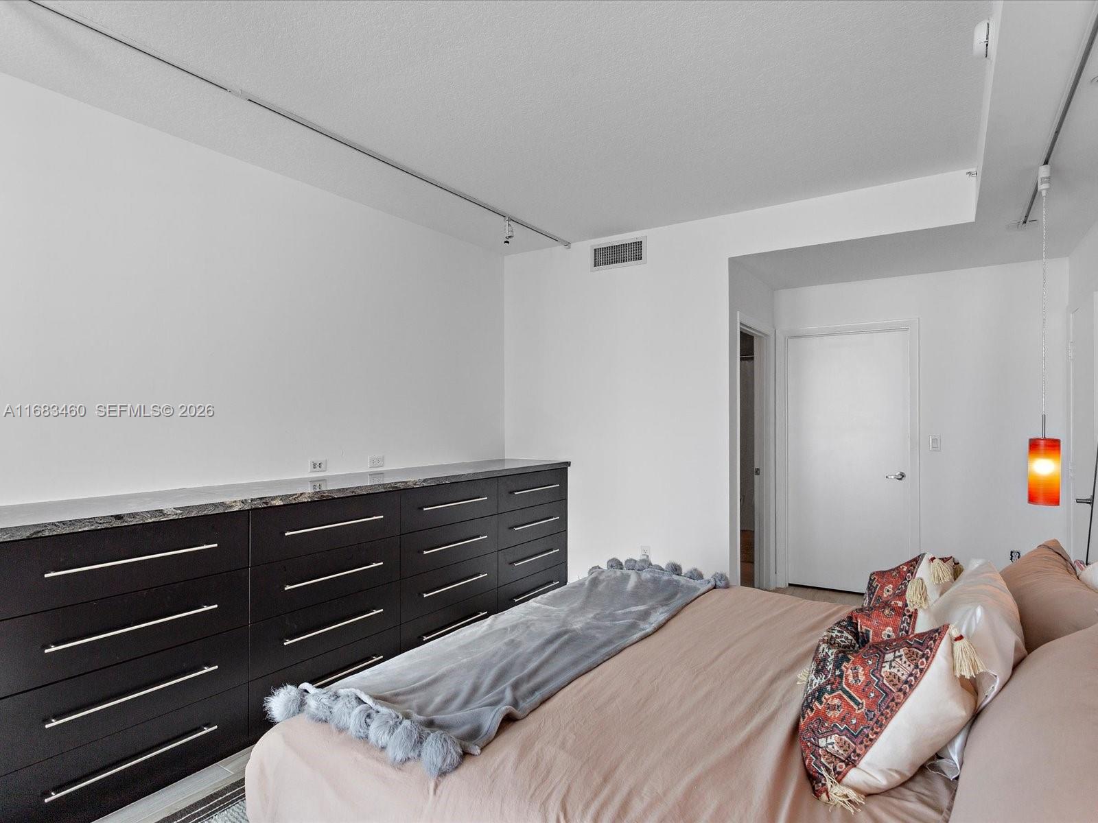 1900 N Bayshore Dr #1704, Miami FL 33132