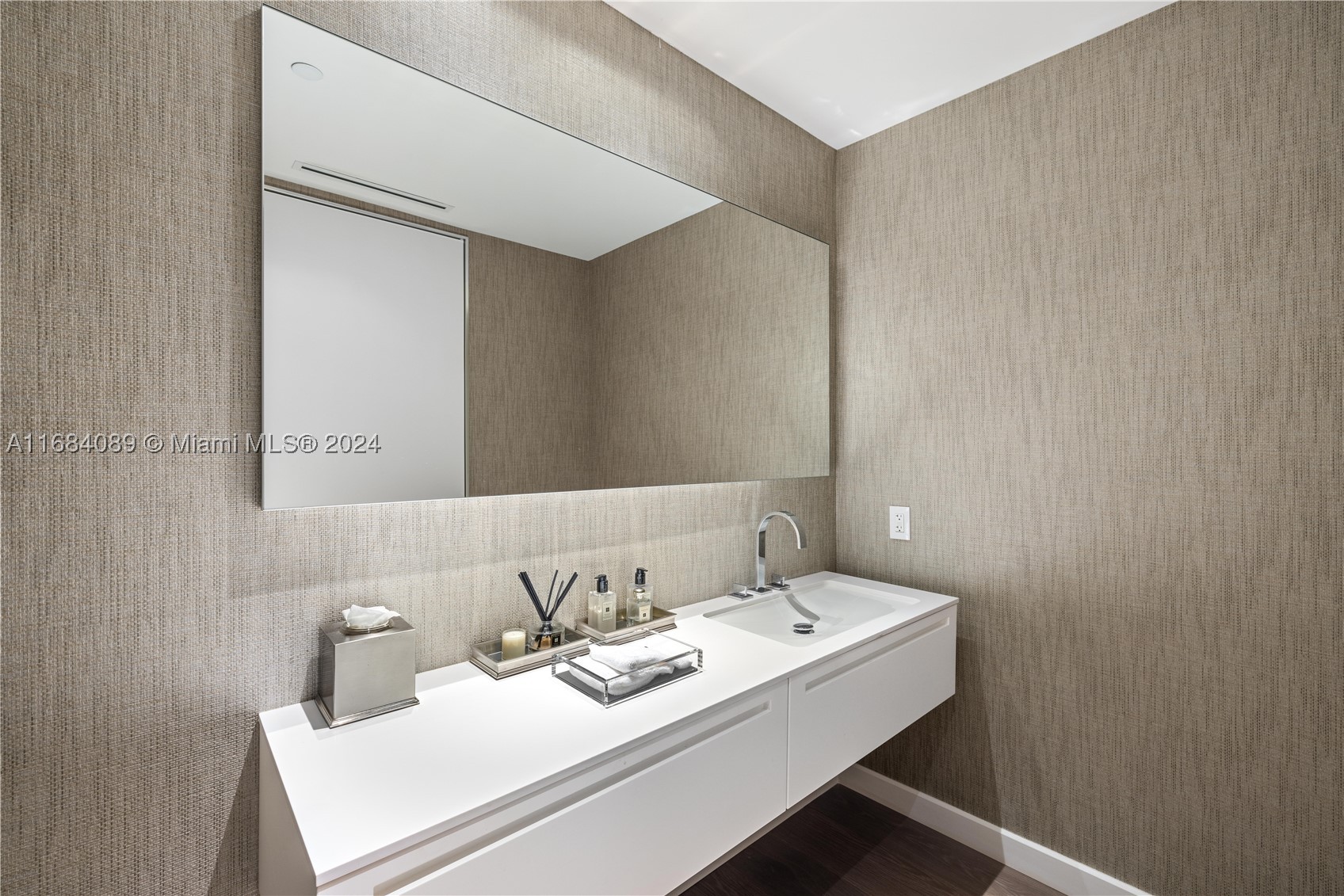 7065 Fisher Island Dr #7065, Miami Beach FL 33109