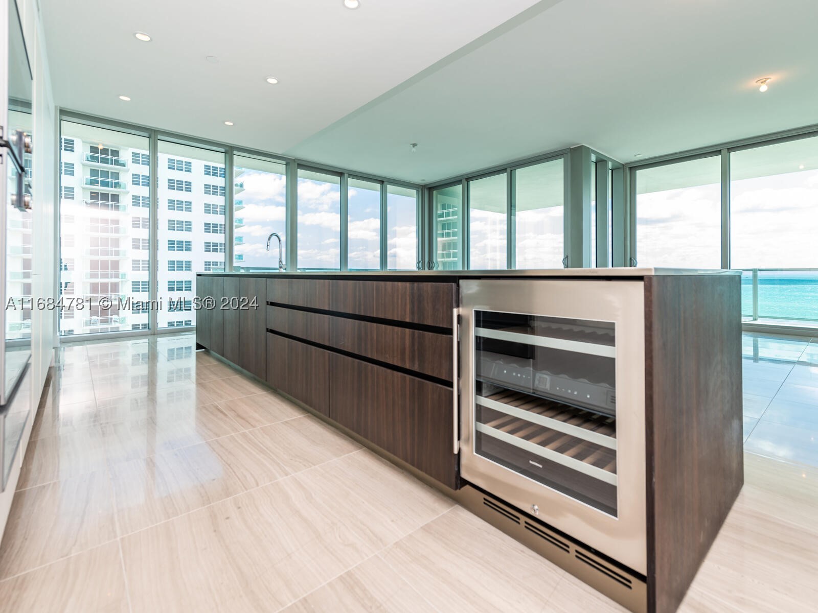 6901 Collins Ave #701, Miami Beach FL 33141