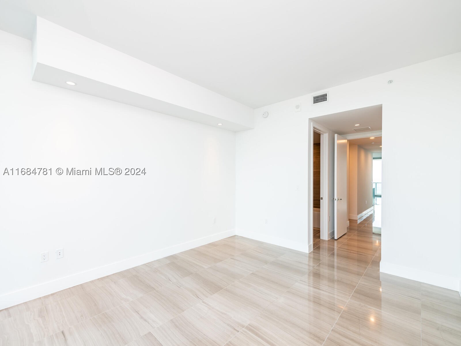 6901 Collins Ave #701, Miami Beach FL 33141
