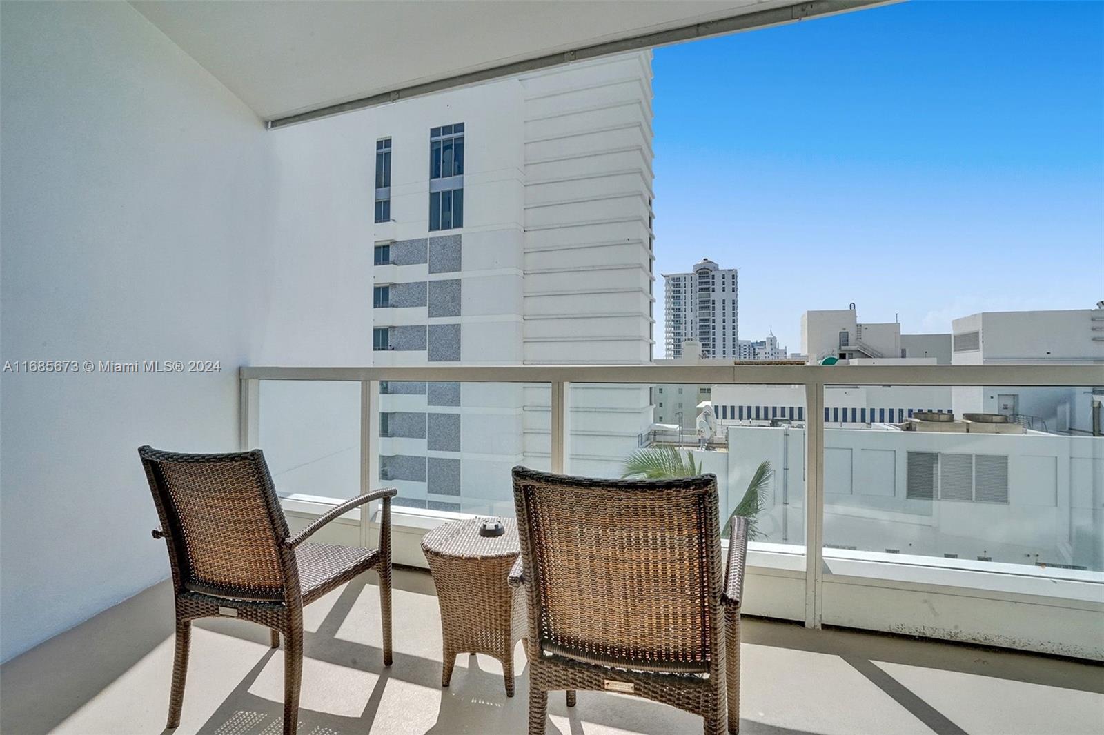4391 Collins Ave #915, Miami Beach FL 33140