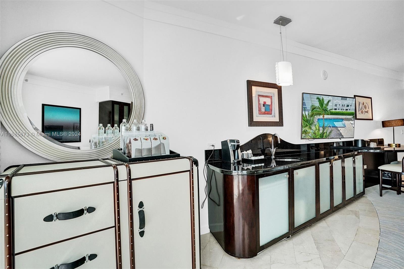 4391 Collins Ave #915, Miami Beach FL 33140