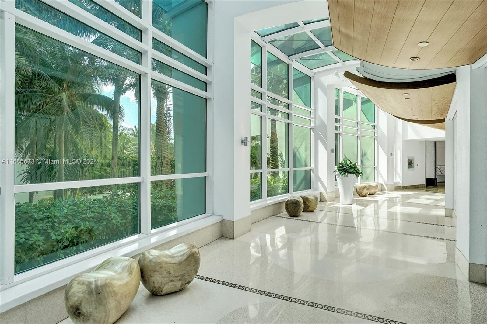 4391 Collins Ave #915, Miami Beach FL 33140