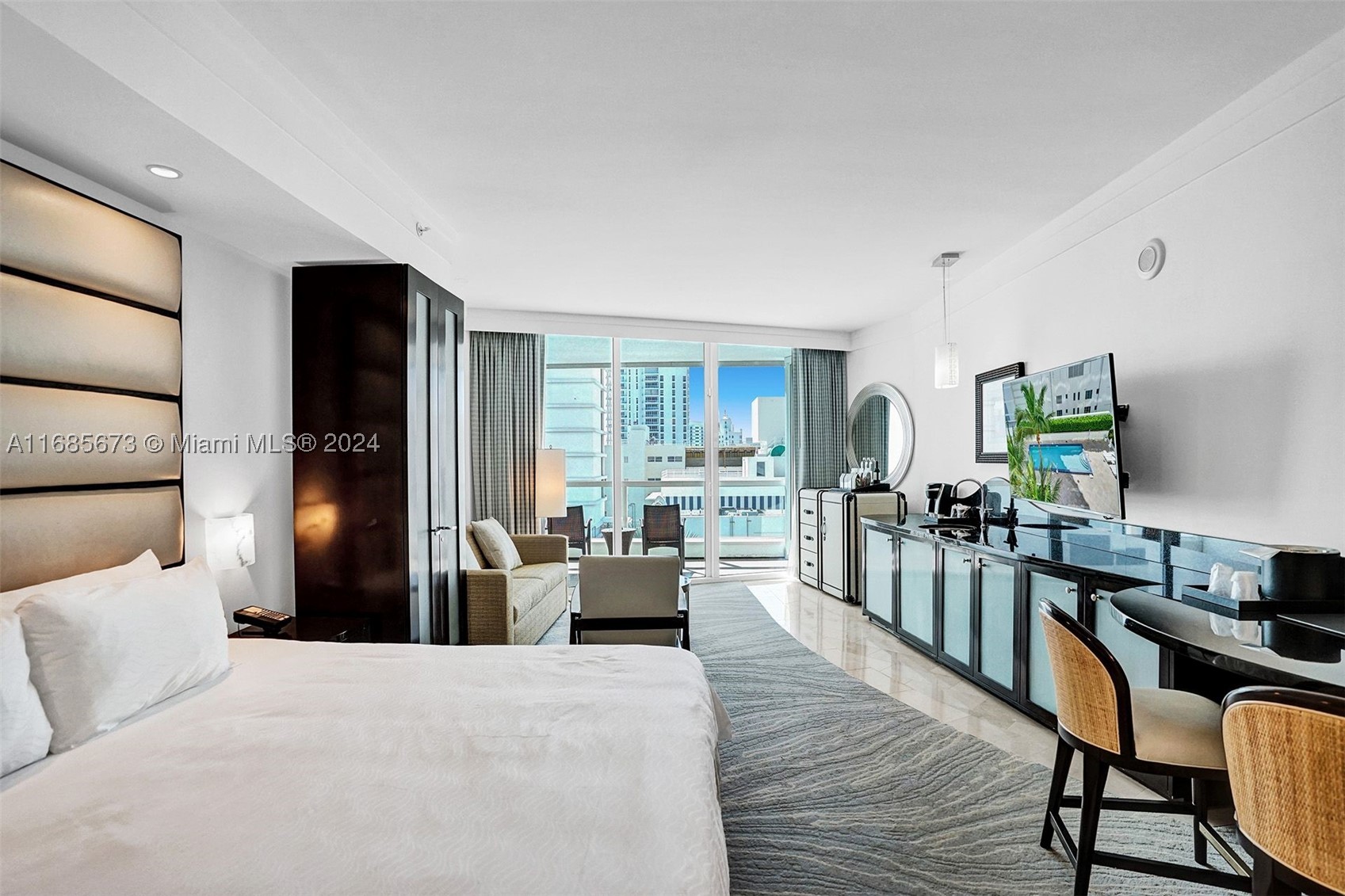 4391 Collins Ave #915, Miami Beach FL 33140