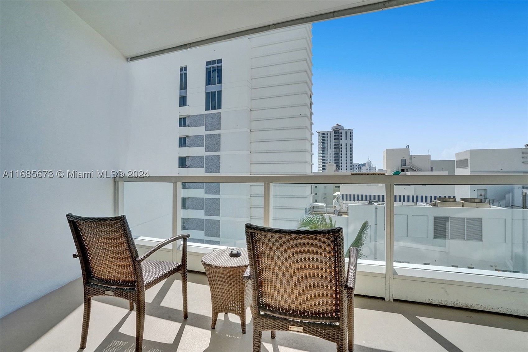 4391 Collins Ave #915, Miami Beach FL 33140