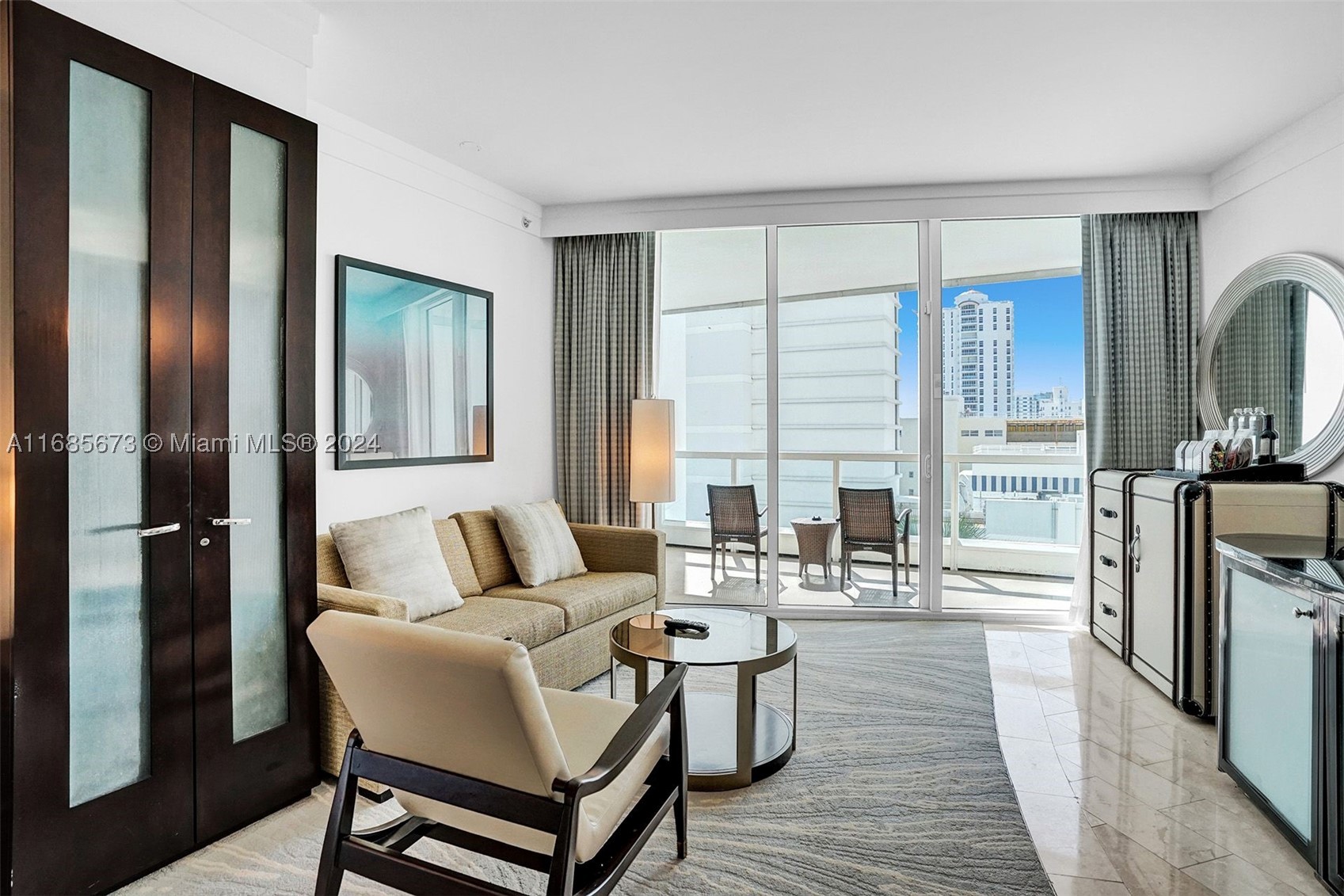 4391 Collins Ave #915, Miami Beach FL 33140
