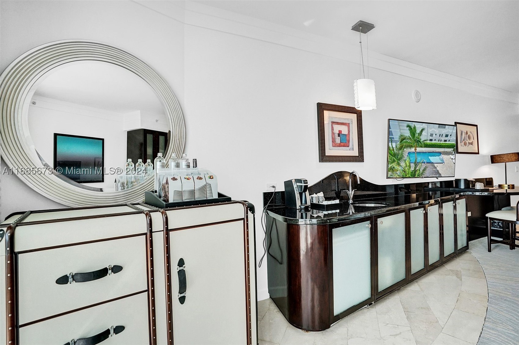 4391 Collins Ave #915, Miami Beach FL 33140