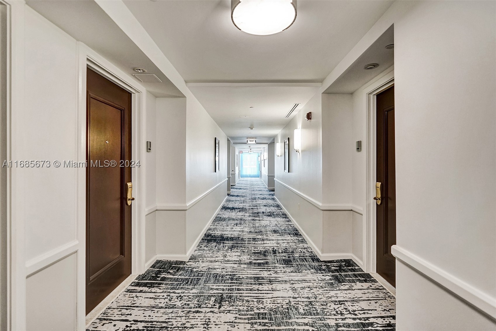 4391 Collins Ave #915, Miami Beach FL 33140