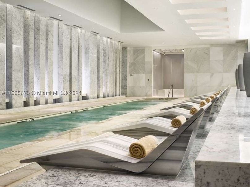 4391 Collins Ave #915, Miami Beach FL 33140