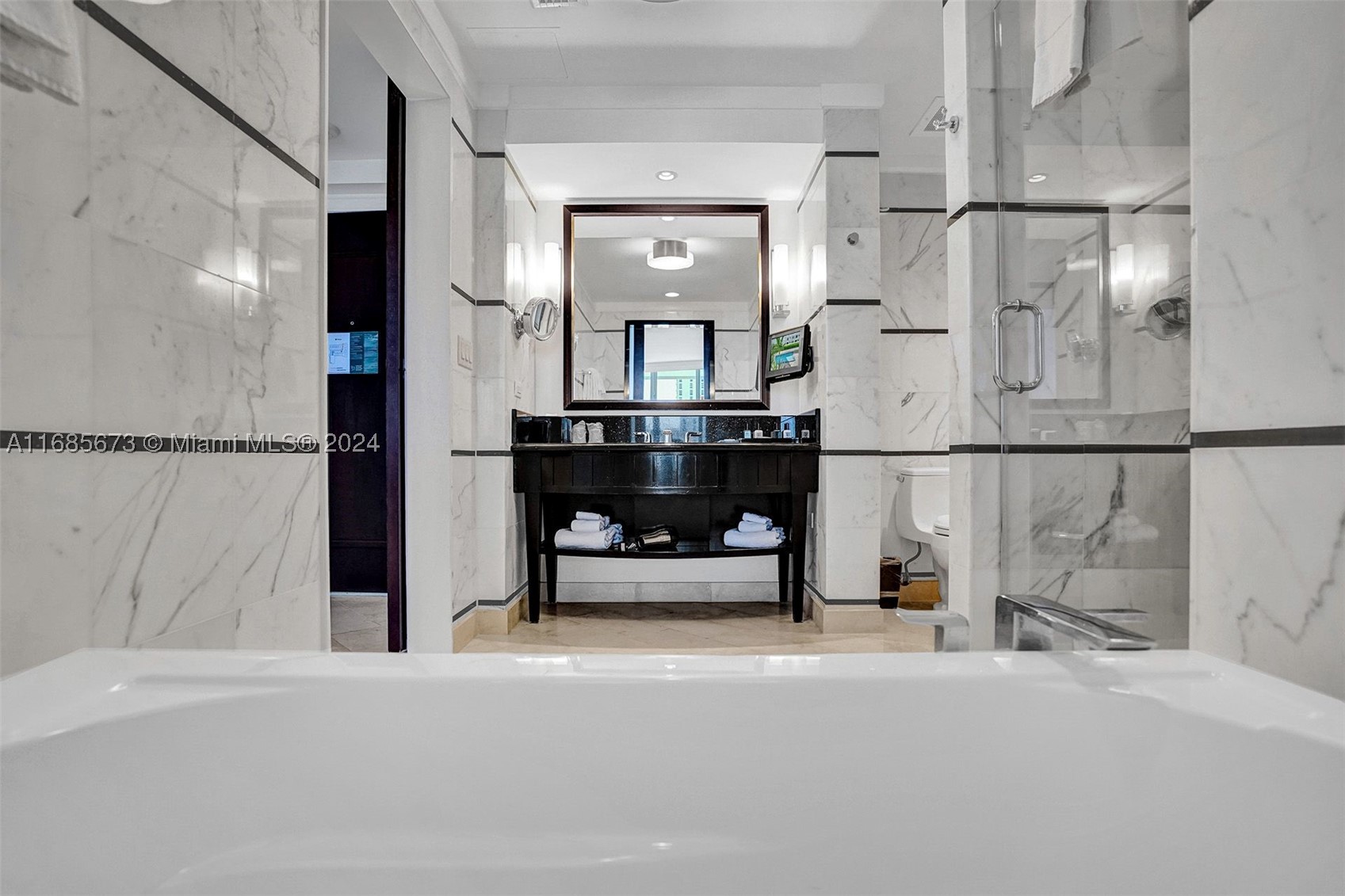 4391 Collins Ave #915, Miami Beach FL 33140