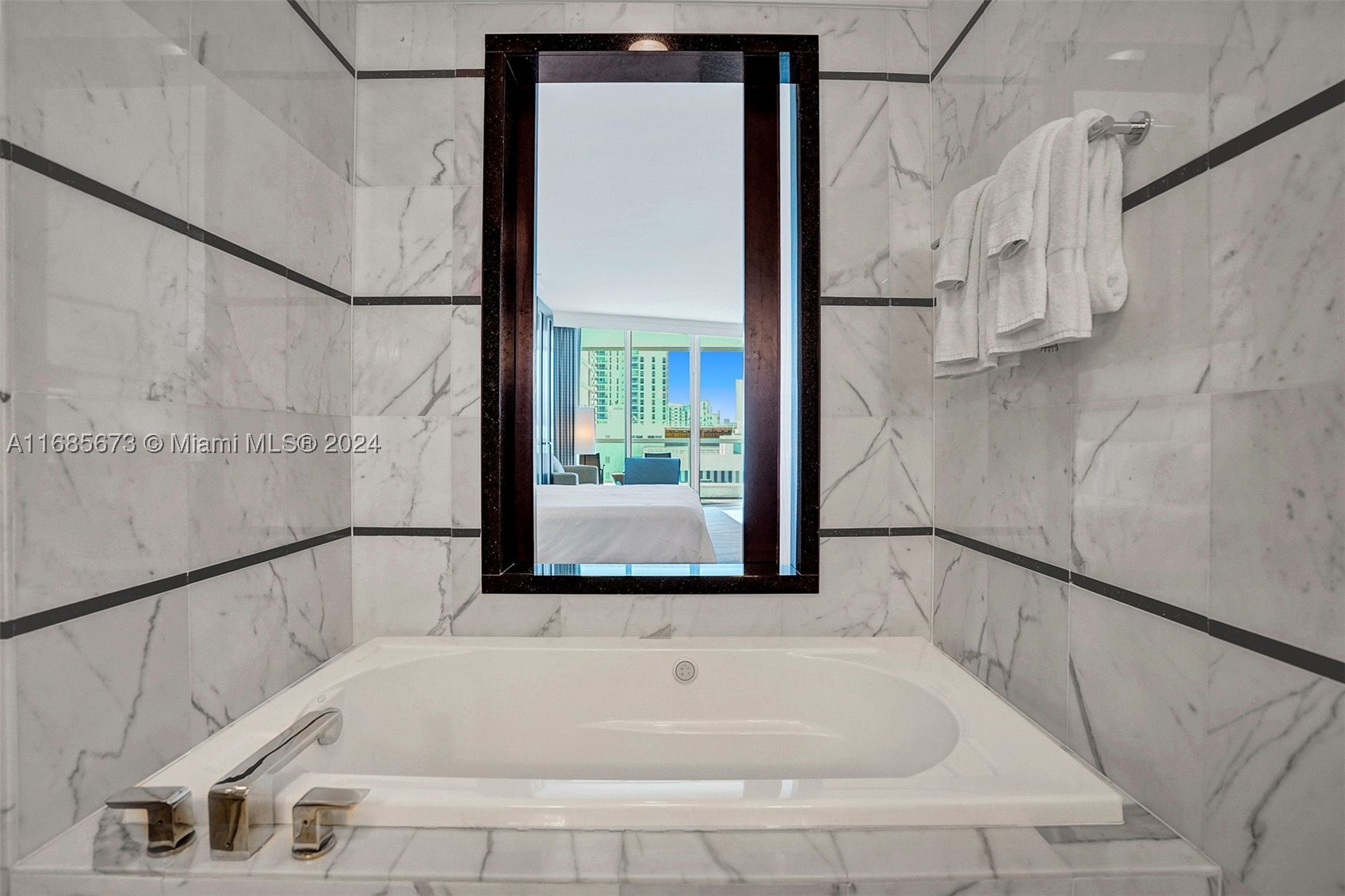 4391 Collins Ave #915, Miami Beach FL 33140