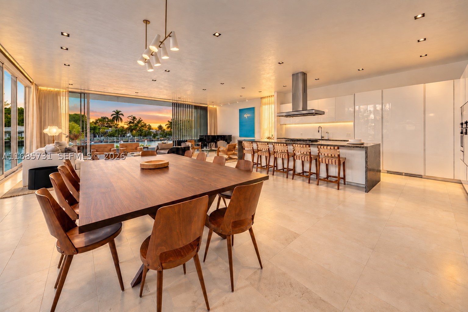 1041 W 48th St, Miami Beach FL 33140