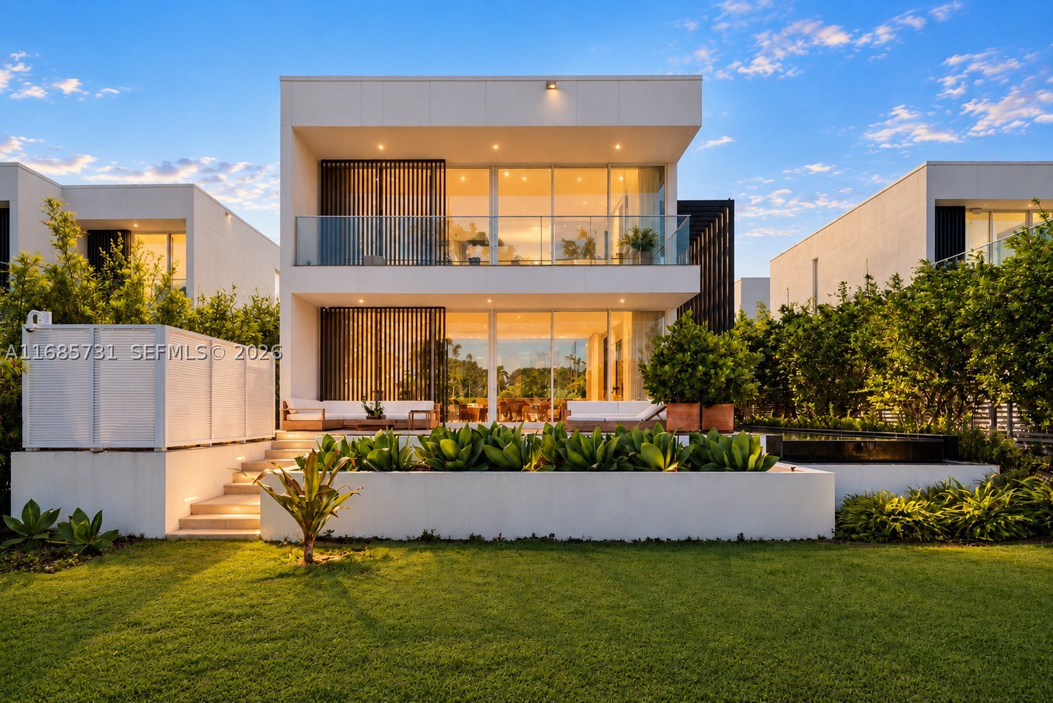 1041 W 48th St, Miami Beach FL 33140