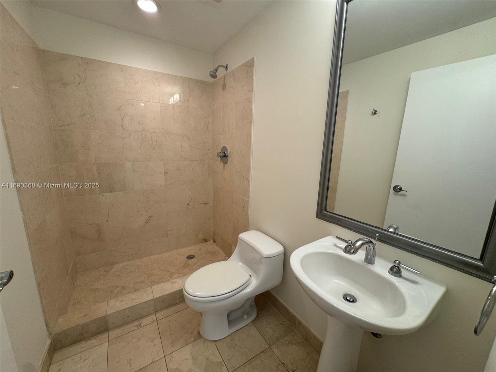 3330 NE 190 ST #1215, Aventura FL 33180