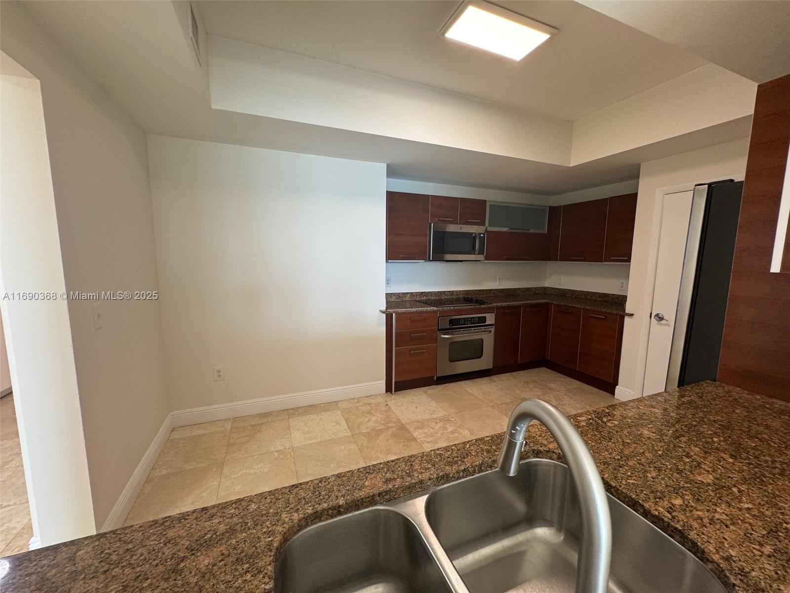 3330 NE 190 ST #1215, Aventura FL 33180