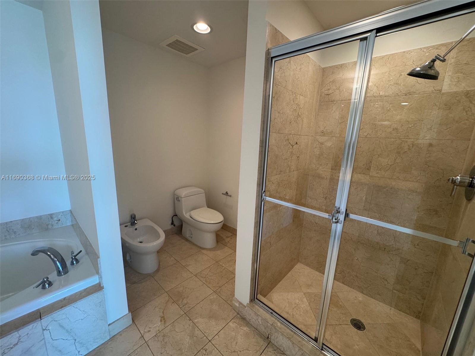 3330 NE 190 ST #1215, Aventura FL 33180