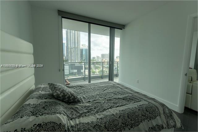 92 SW 3rd St #1802, Miami FL 33130