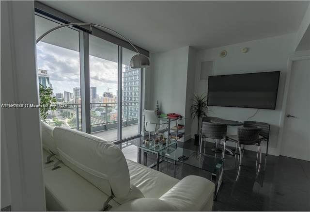 92 SW 3rd St #1802, Miami FL 33130