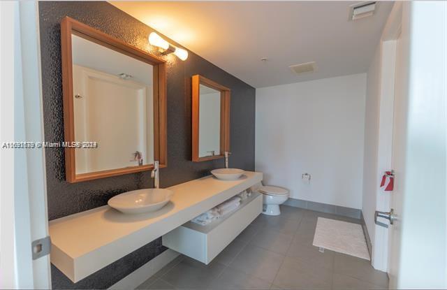 92 SW 3rd St #1802, Miami FL 33130