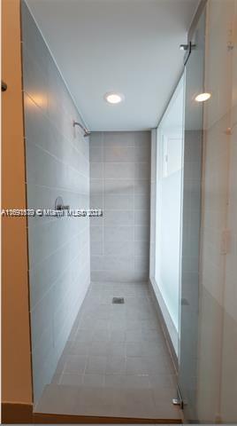 92 SW 3rd St #1802, Miami FL 33130