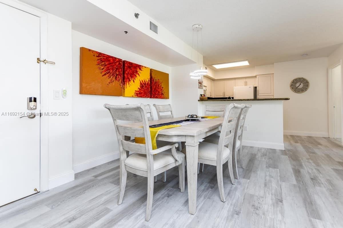19999 E Country Club Dr #1403, Aventura FL 33180