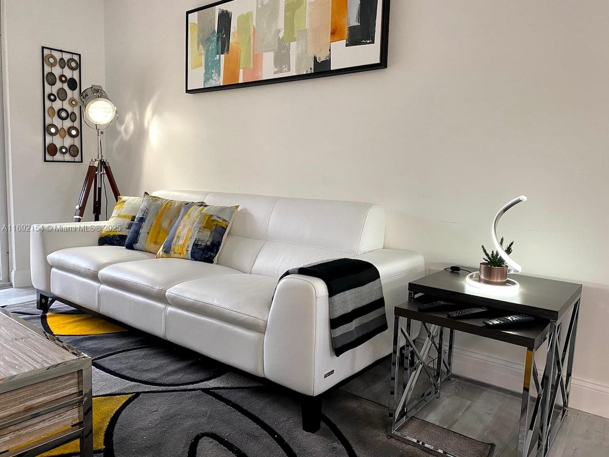 19999 E Country Club Dr #1403, Aventura FL 33180