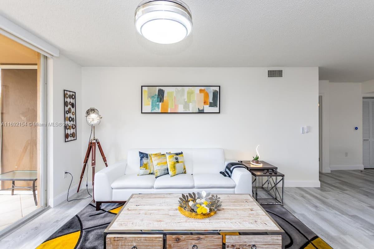 19999 E Country Club Dr #1403, Aventura FL 33180