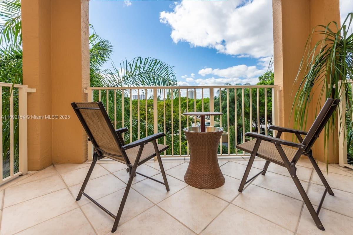 19999 E Country Club Dr #1403, Aventura FL 33180