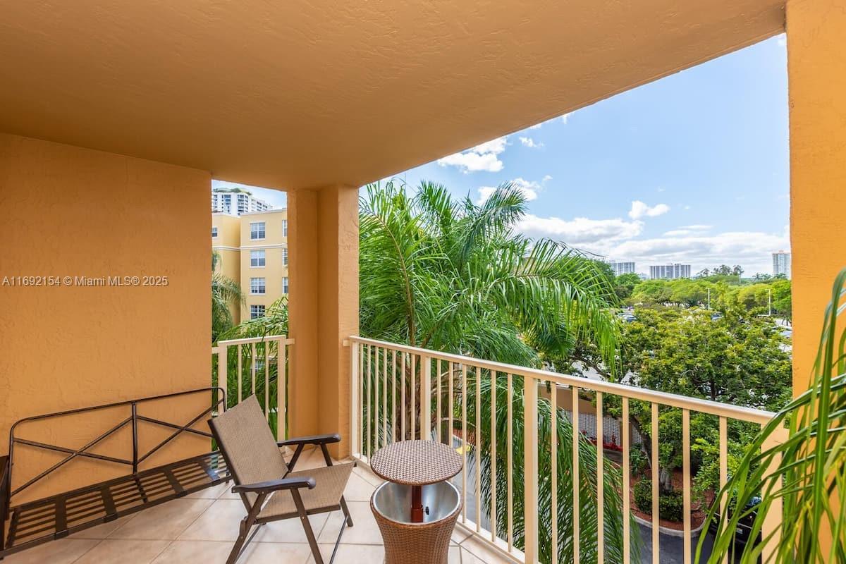 19999 E Country Club Dr #1403, Aventura FL 33180