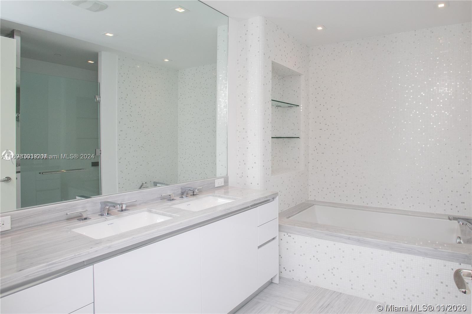 16901 Collins Ave #1402, Sunny Isles Beach FL 33160