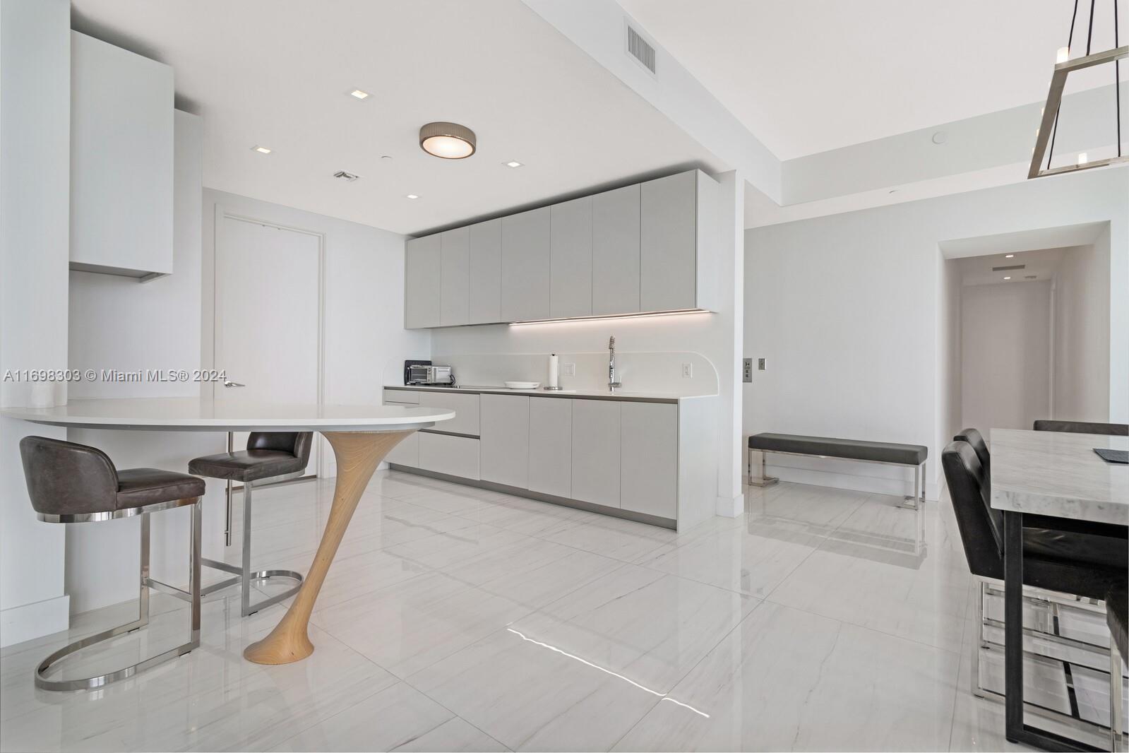 16901 Collins Ave #1402, Sunny Isles Beach FL 33160