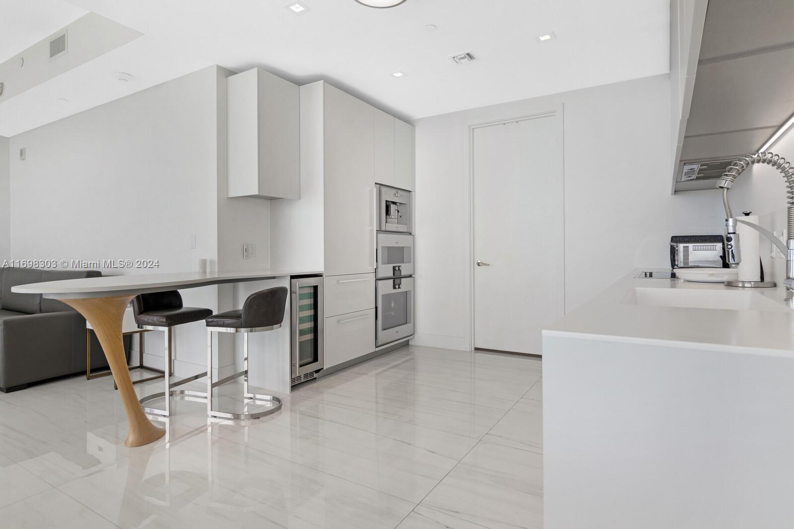 16901 Collins Ave #1402, Sunny Isles Beach FL 33160