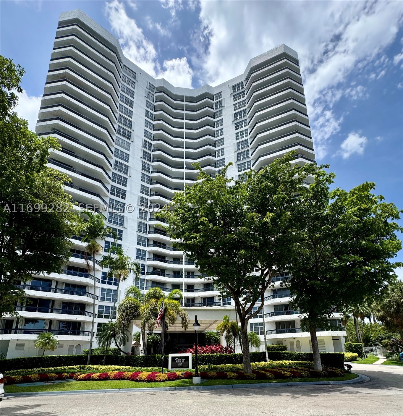 3400 NE 192nd St #307, Aventura FL 33180